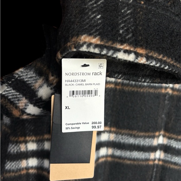 Halogen button down heavy weight mid length plaid coat with pockets. Brand new! - Picture 4 of 10